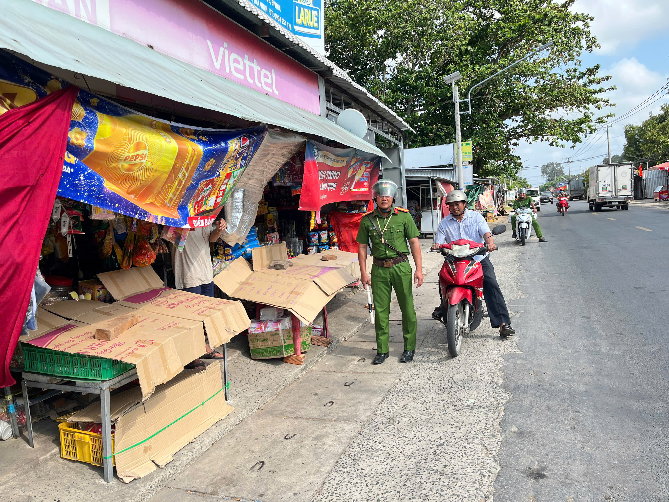 Tăng cường chỉnh trang môi trường, lập lại trật tự vỉa hè trên địa bàn xã Châu Thành