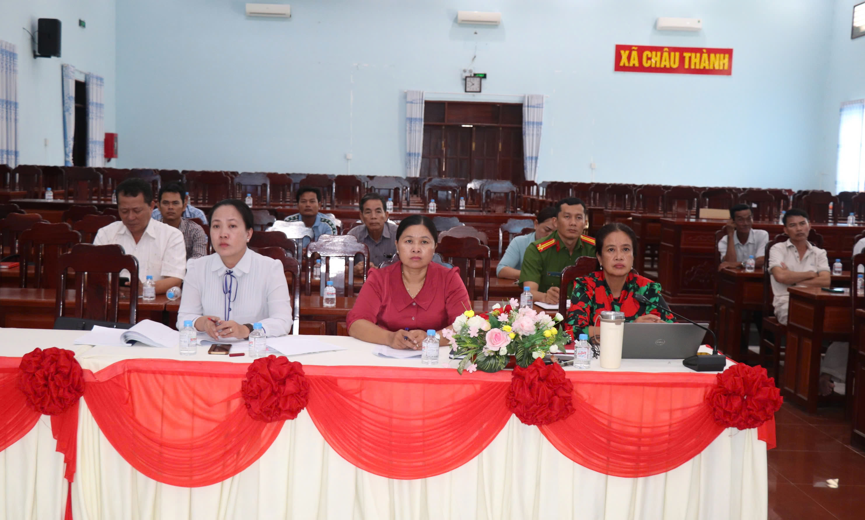 Đoàn đại biểu Quốc hội tỉnh Vĩnh Long tiếp xúc cử tri sau Kỳ họp thứ nhất, Quốc hội khóa XVI