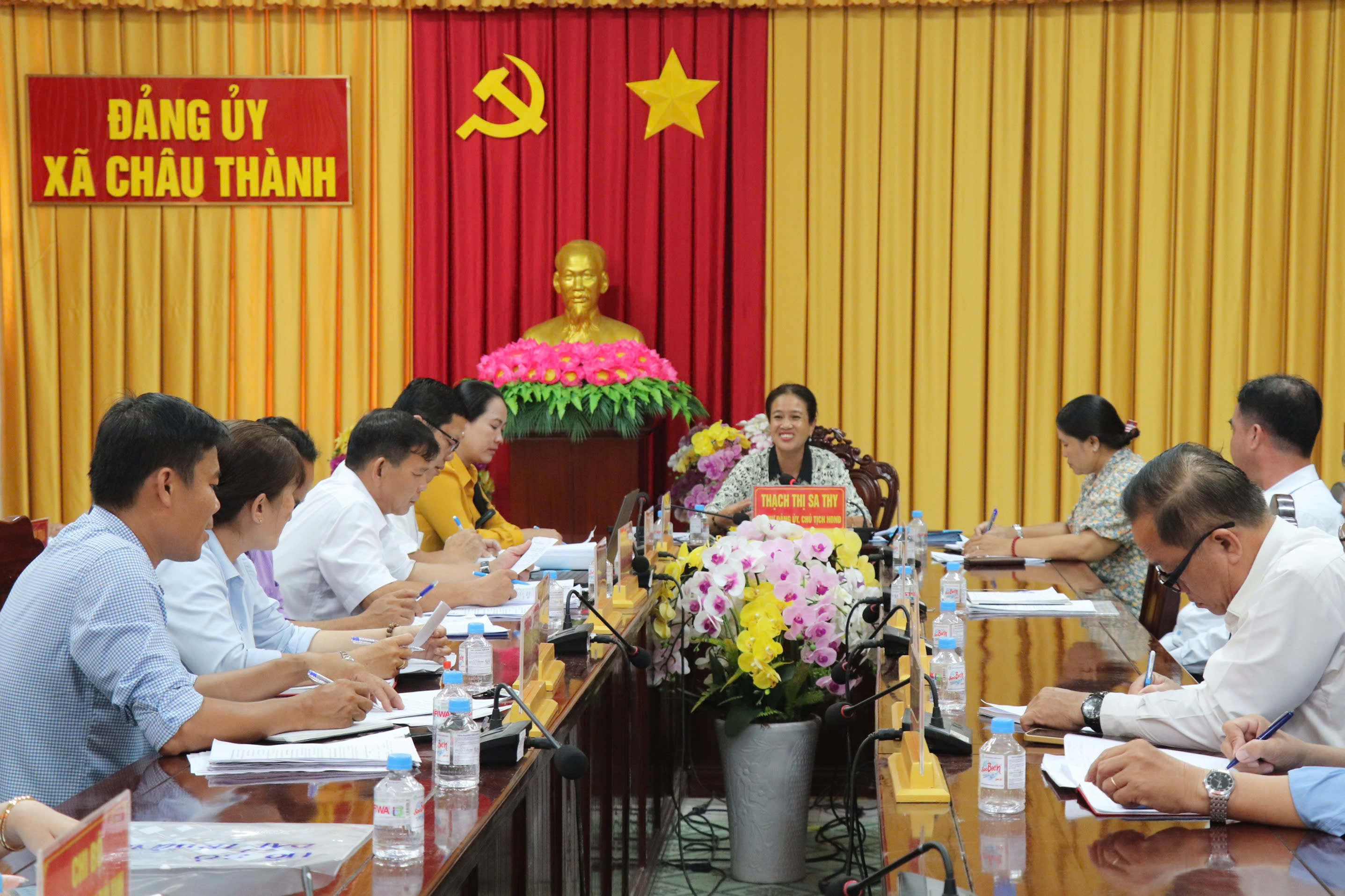 Thường trực Đảng ủy xã Châu Thành làm việc với Ủy ban nhân dân xã về tiến độ xử lý đất công trên địa bàn