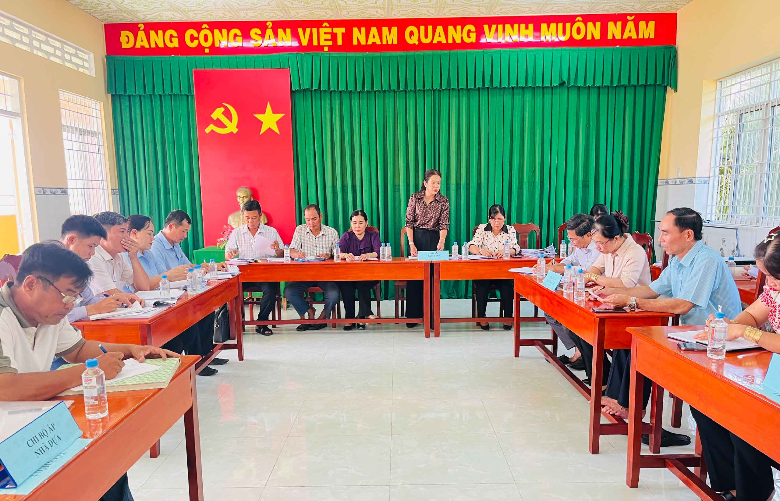 Đoàn kiểm tra của Ban Thường vụ Đảng ủy xã Châu Thành kiểm tra, đánh giá chất lượng tổ chức cơ sở đảng năm 2025