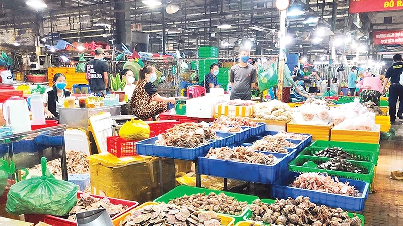 Quy định về phát triển và quản lý chợ trên địa bàn tỉnh Vĩnh Long