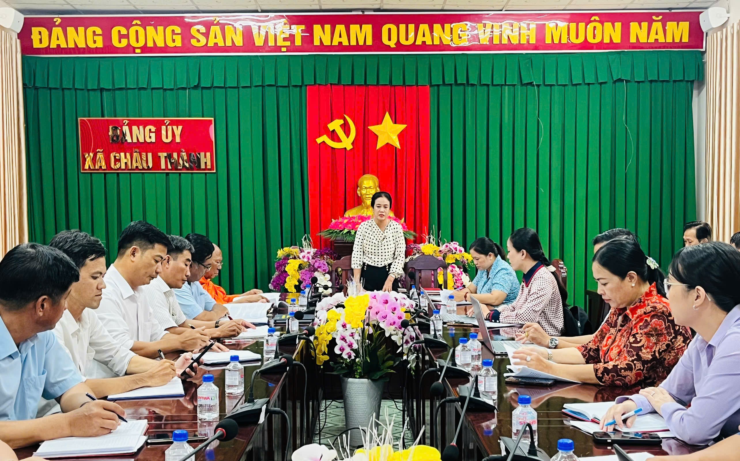 Tổ đại biểu số 14 HĐND tỉnh đóng góp dự thảo văn bản trình tại Kỳ họp thứ 2, HĐND tỉnh khóa X