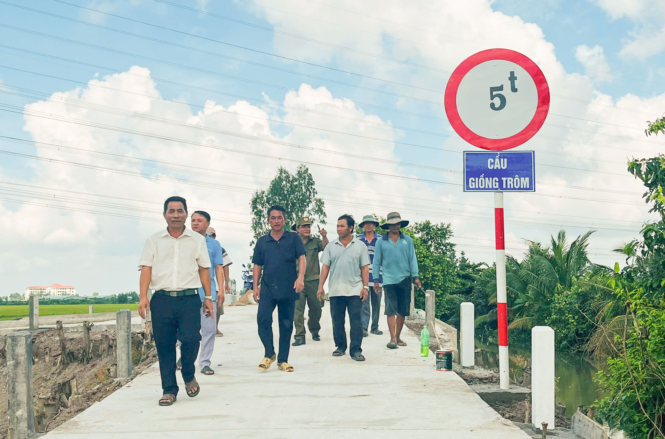 Hiệu quả từ mô hình “ Phát huy tài dân, sức dân, lợi cho dân” tại ấp Giồng Trôm, xã Châu Thành