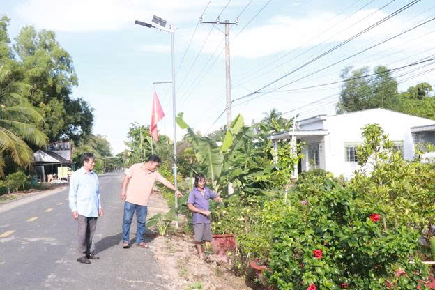 Gương điển hình trong xây dựng cảnh quan, môi trường sáng - xanh - sạch - đẹp ở ấp Kinh Xuôi