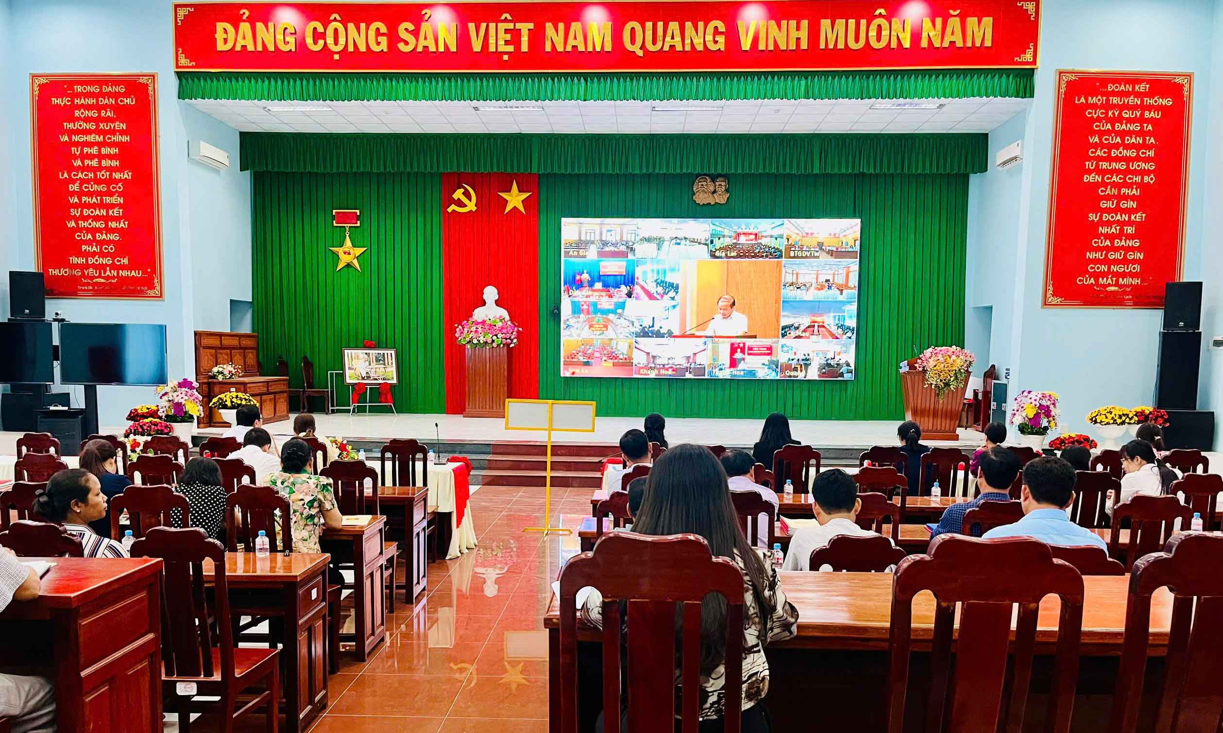 Xã Châu Thành tham dự Hội nghị Báo cáo viên Trung ương trực tuyến tháng 9/2025